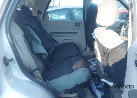 2008 Ford Escape Xlt z USA, uszkodzony, nr VIN 1FMCU93198KB41753